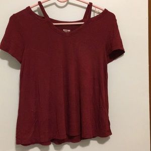 Burgundy tee shirt with strap sleeves